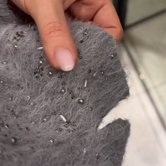 Stylish Gray Knit Set - Picture 10 of 16